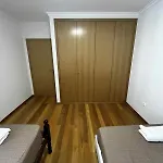 Island Heart- Family Retreat- Free Parking Garage