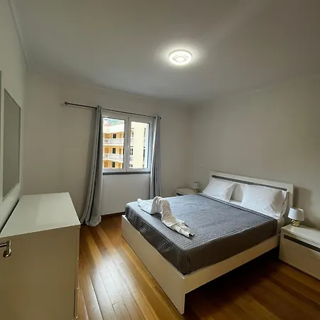 Island Heart- Family Retreat- Free Parking Garage شقة *