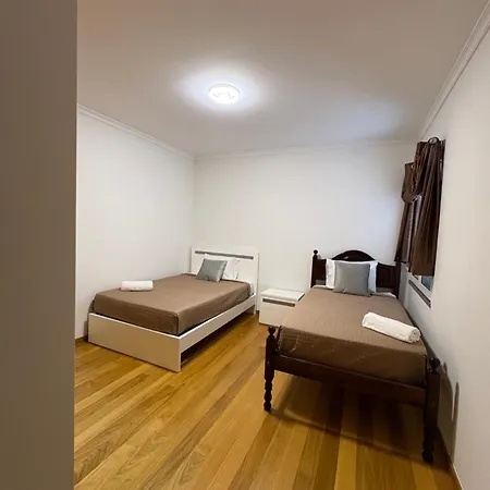 Island Heart- Family Retreat- Free Parking Garage شقة